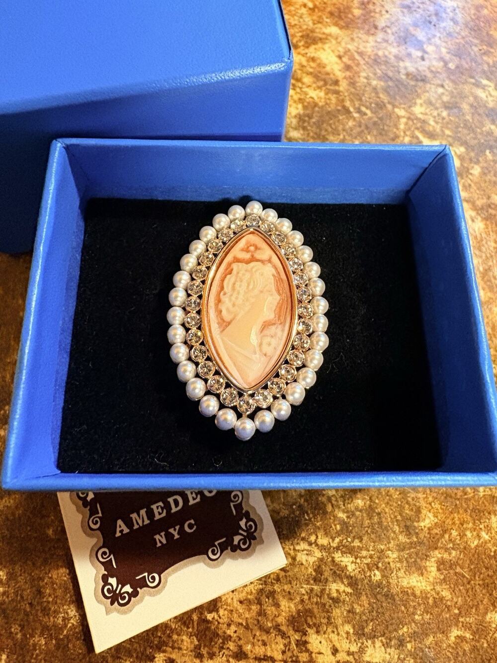 Amedeo New York NWT Genuine Carved Cameo Ring Size 10 Crystals & Pearls